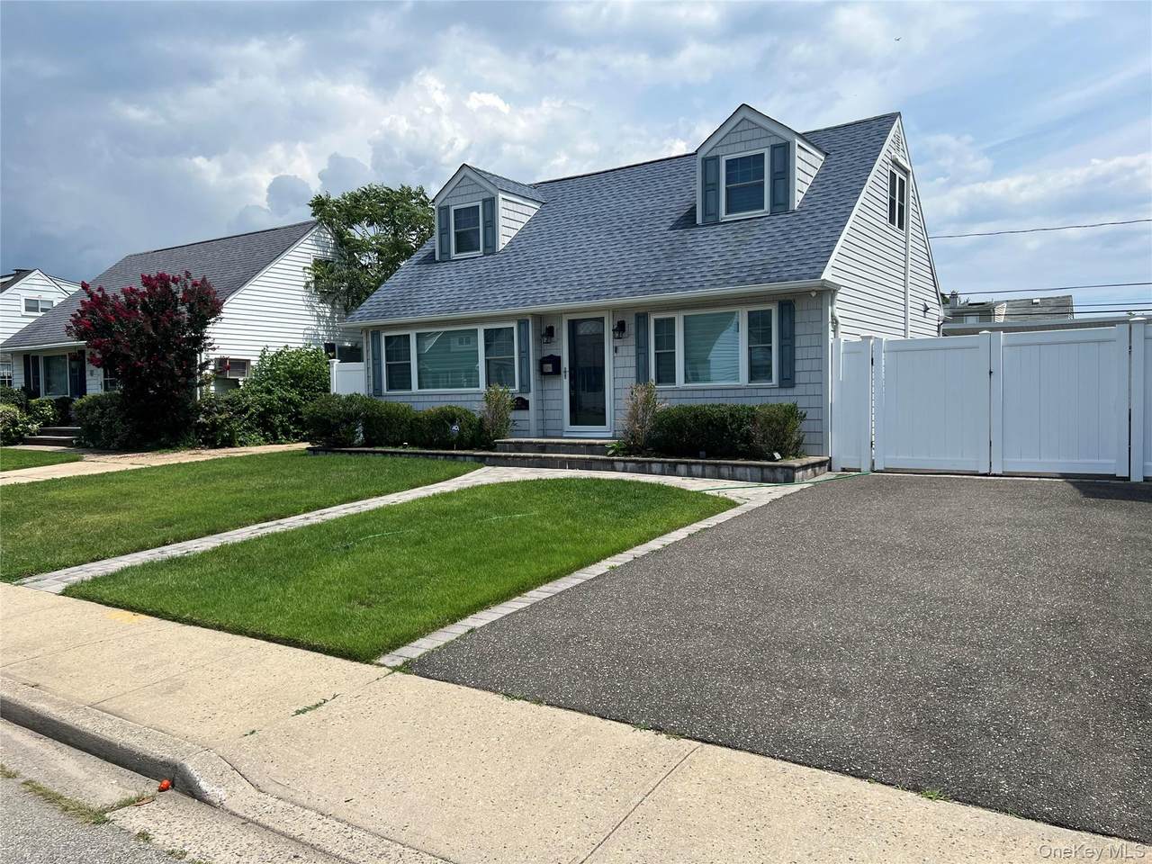 43 Crescent Street - Photo 1