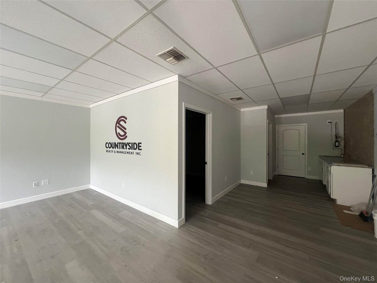 246-258 Glen Street - Photo 1