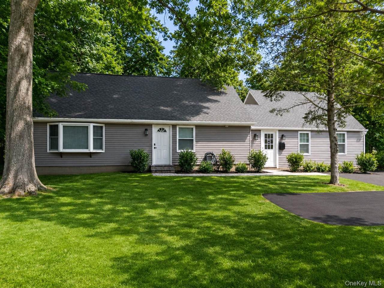 713 Westchester Avenue - Photo 1