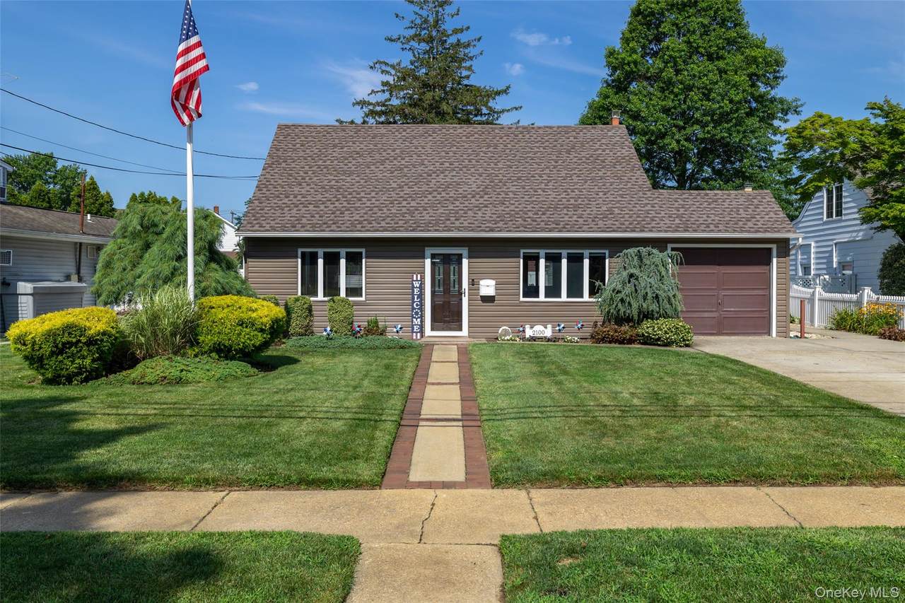 2100 North Drive - Photo 1