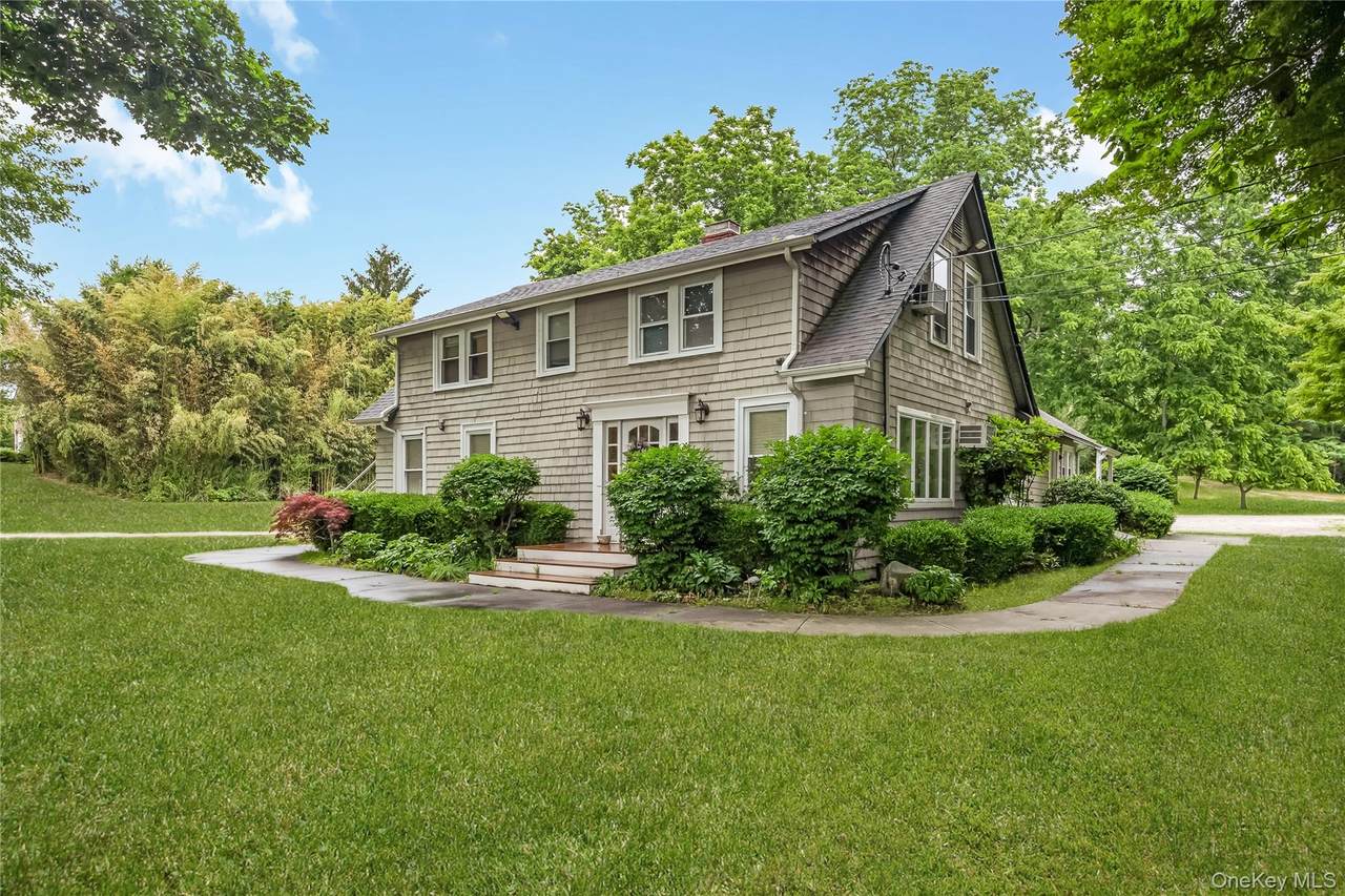 645 Middle Country Road - Photo 1