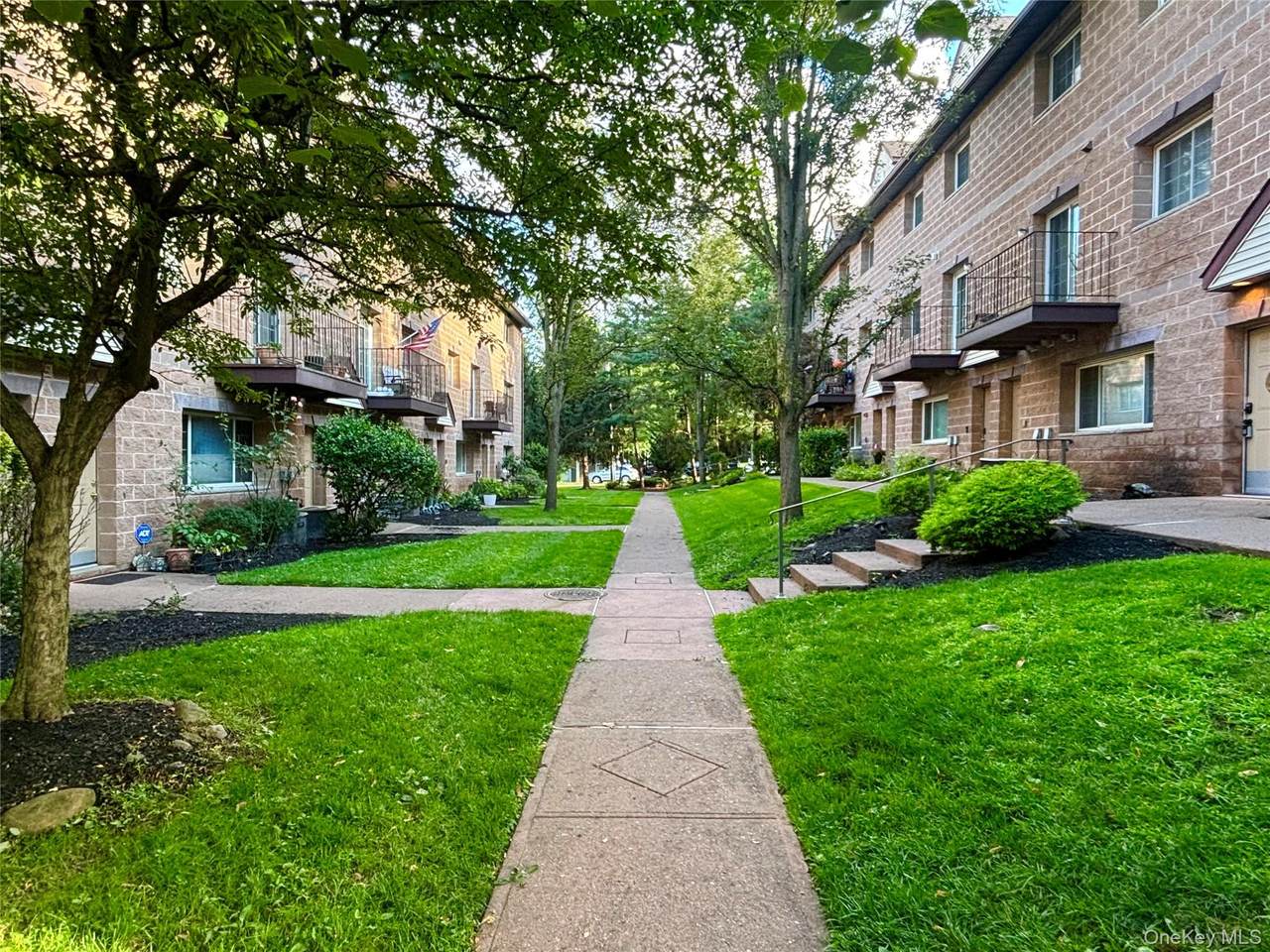 23 Klint Court - Photo 1