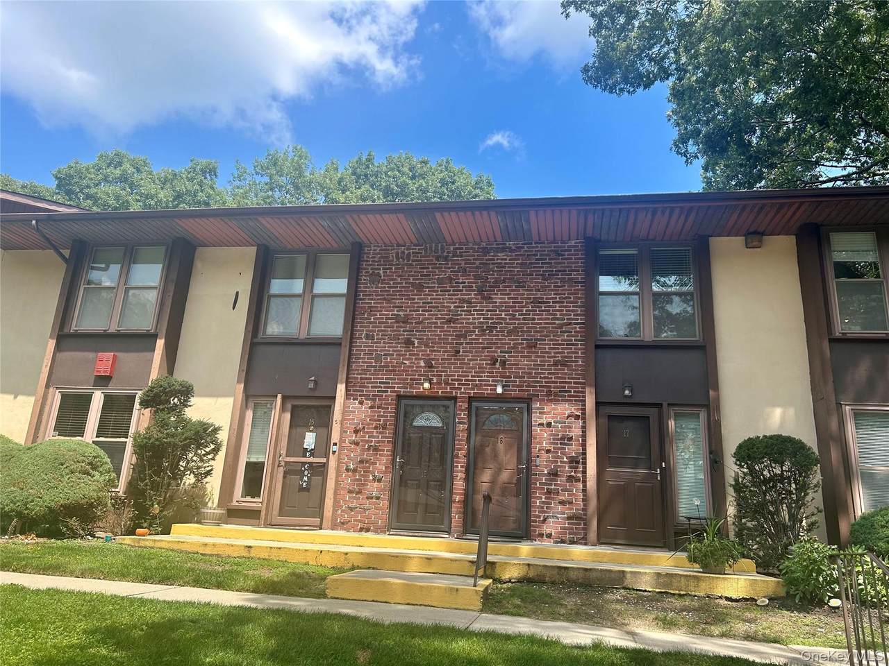 18 Cedar Court - Photo 1
