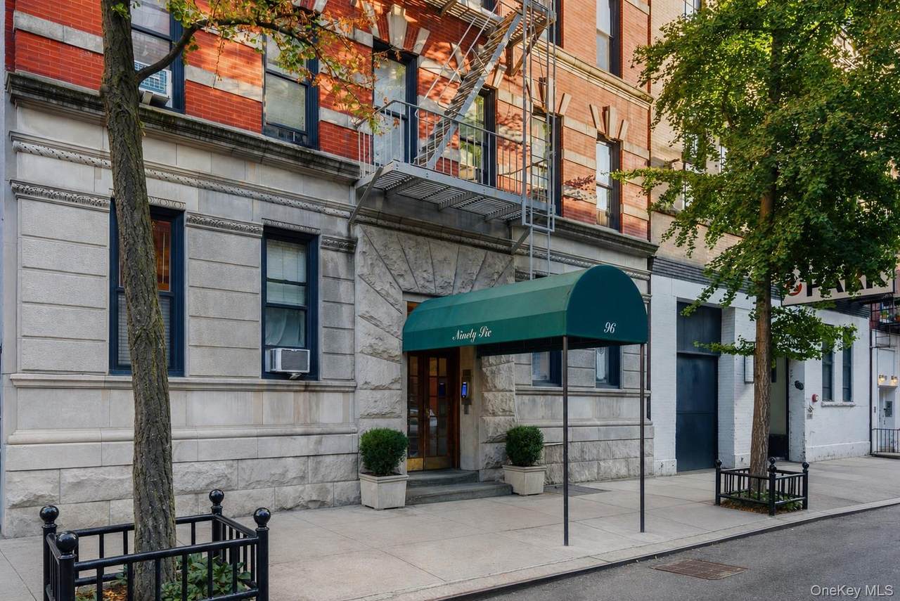 96 Perry Street - Photo 1