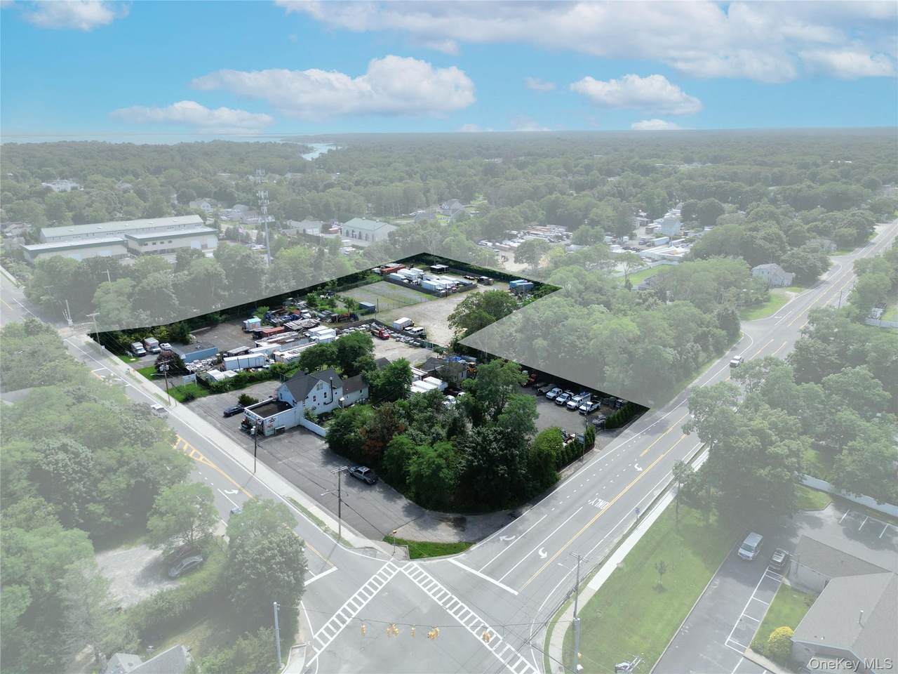 122 Railroad Avenue - Photo 1