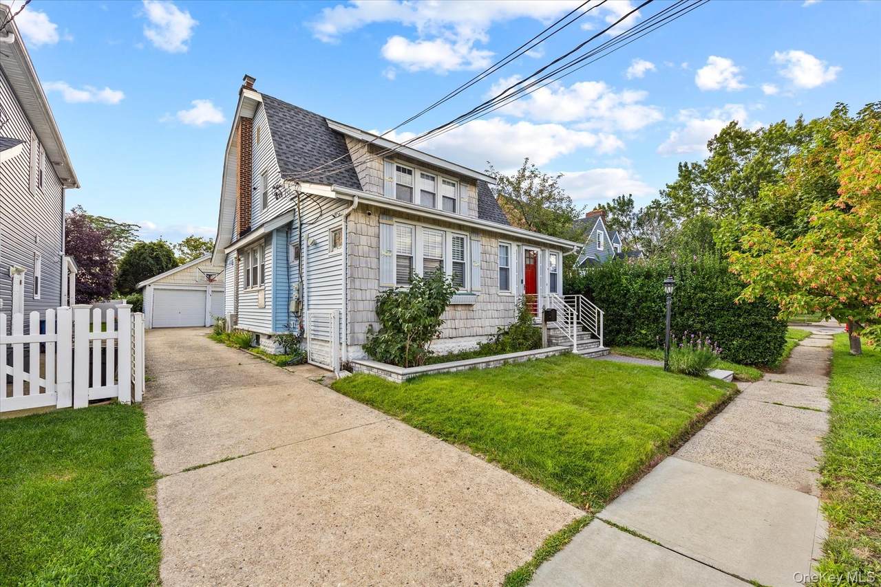 42 Corona Avenue - Photo 1