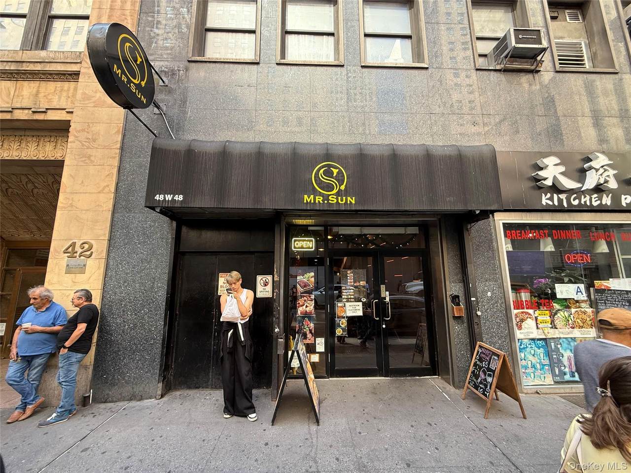 48 W 48th Street - Photo 1