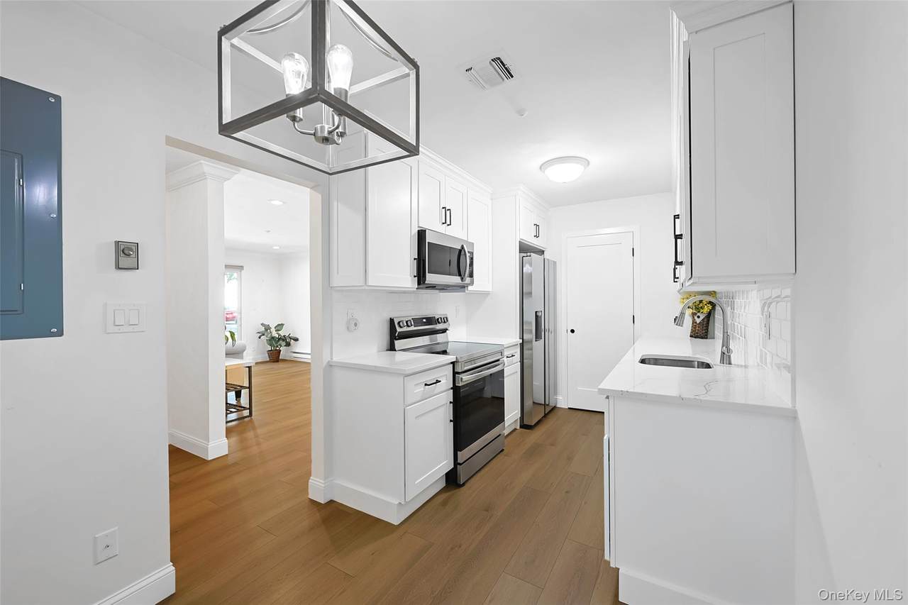 708 Cabot Court - Photo 1