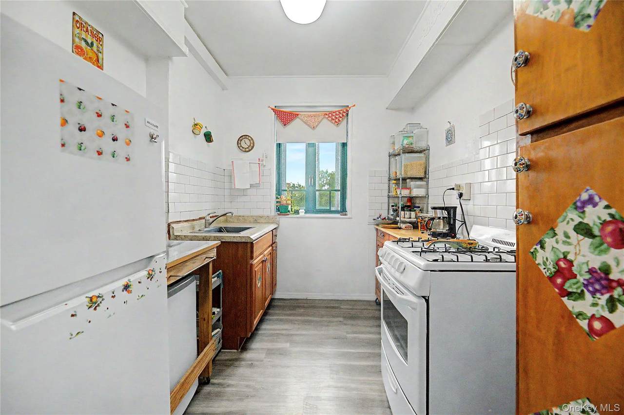 1705 Purdy Street - Photo 1