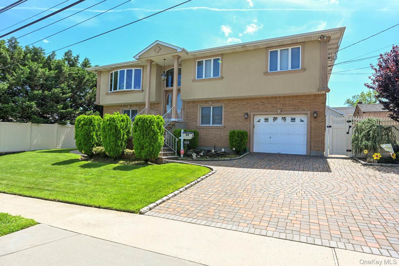 859 Maloon Avenue - Photo 1