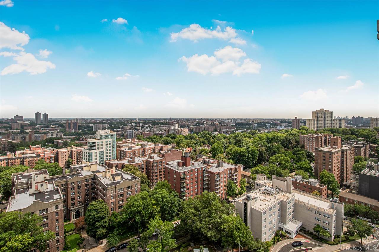 3333 Henry Hudson Parkway - Photo 1