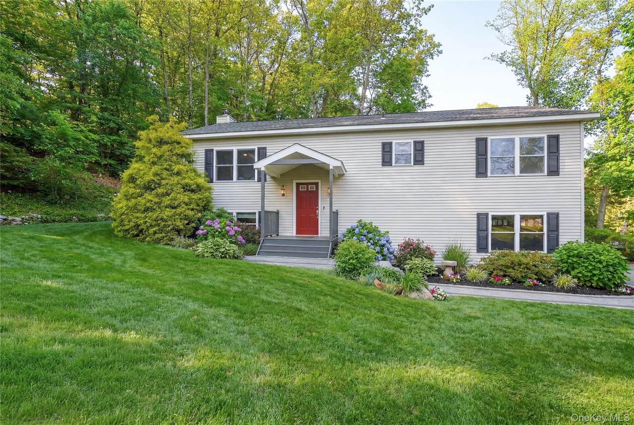 64 Gates Drive - Photo 1