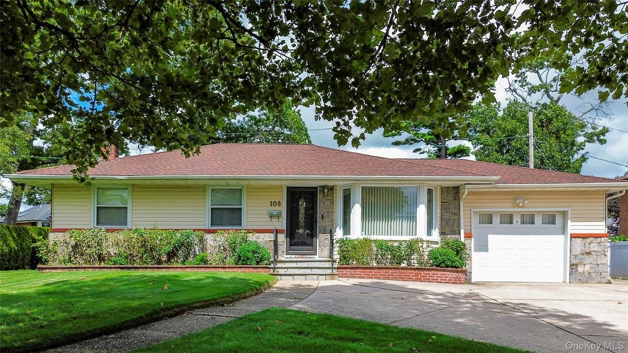 108 Marcus Avenue - Photo 1