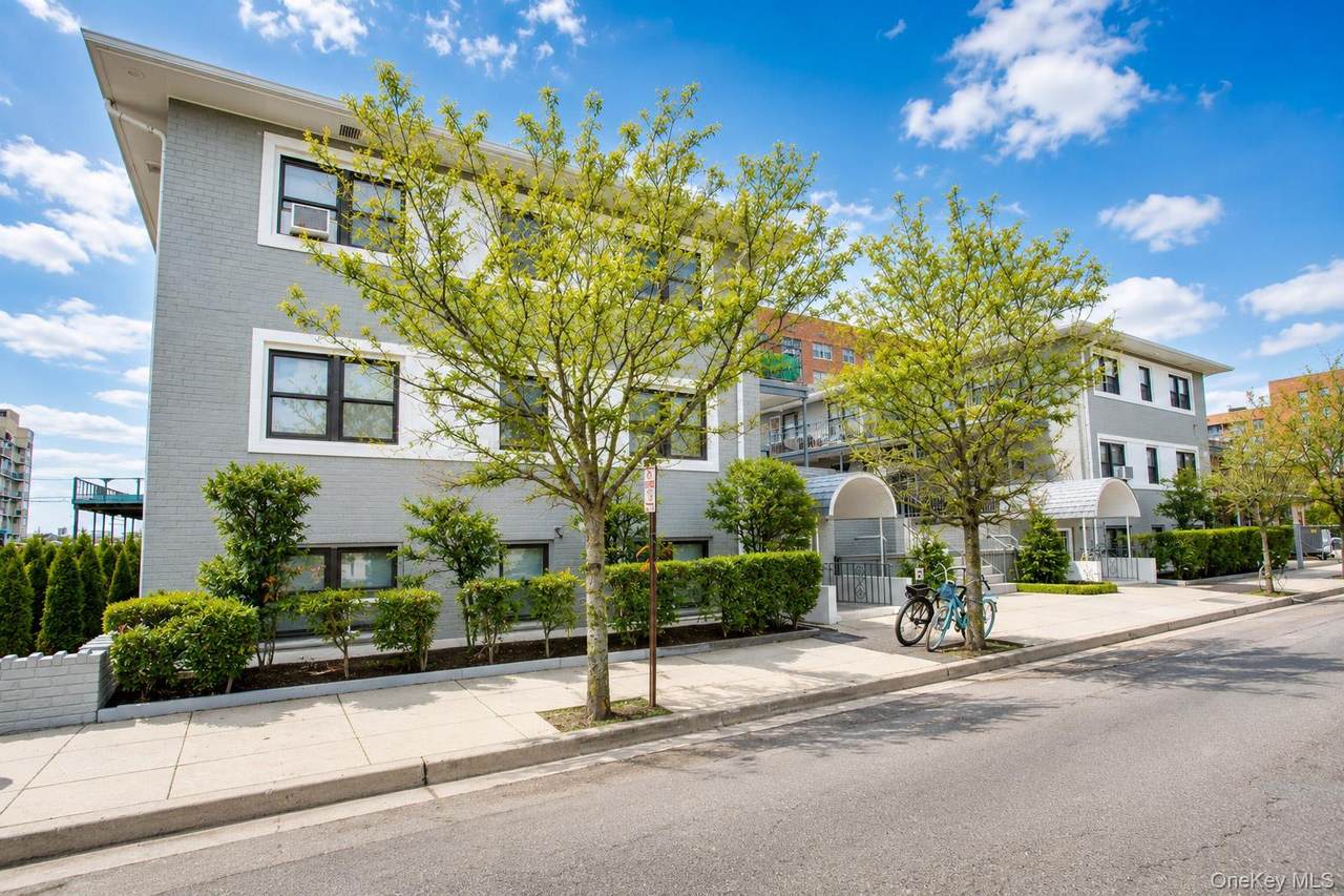 470 Broadway - Photo 1