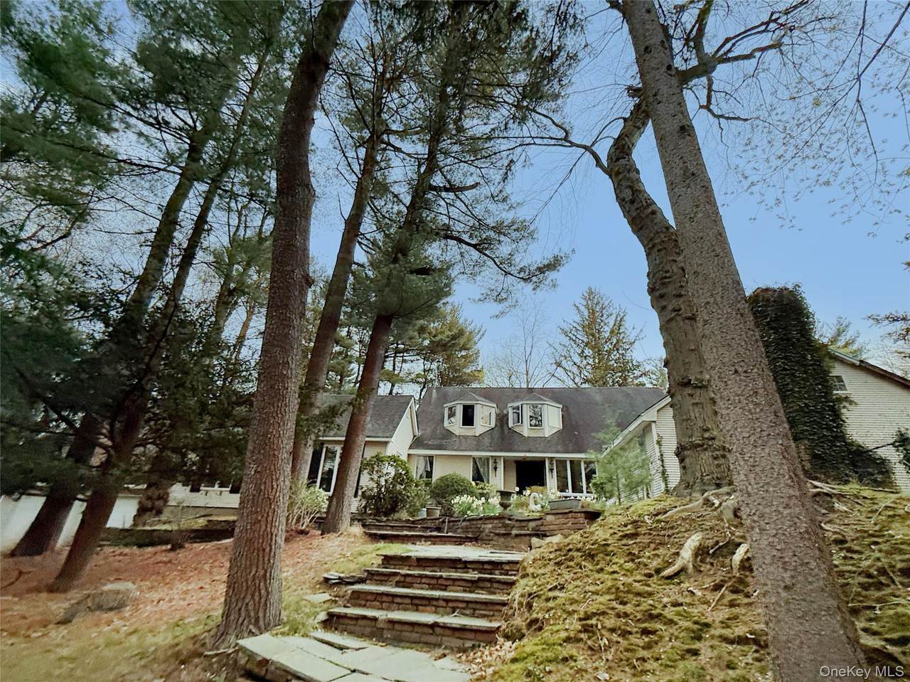 8 Woodstock Court - Photo 1