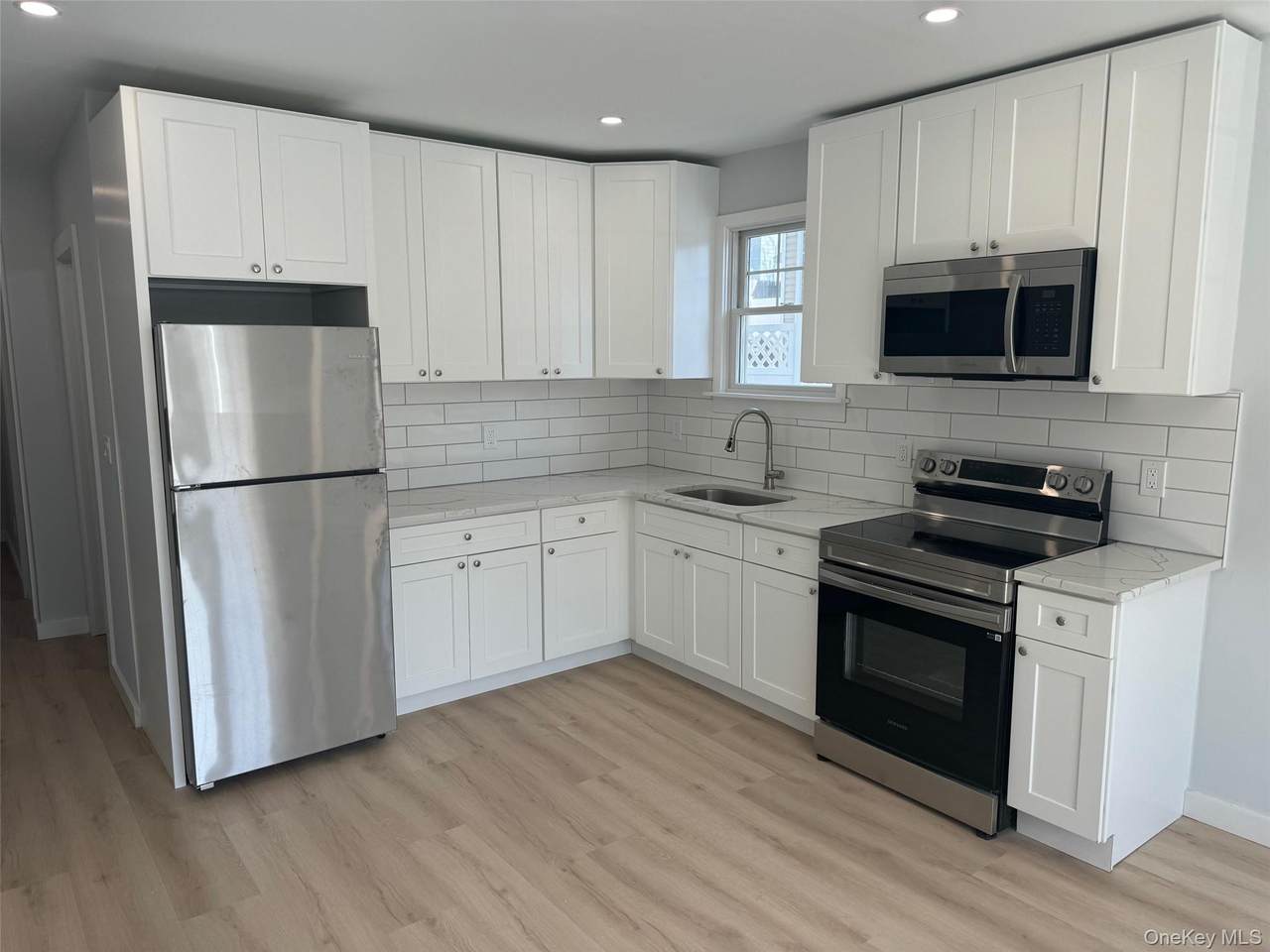 34 Bush Avenue - Photo 1