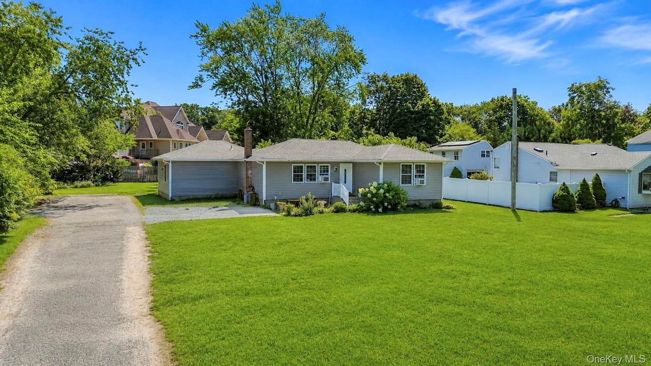 899 Hawkins Avenue - Photo 1