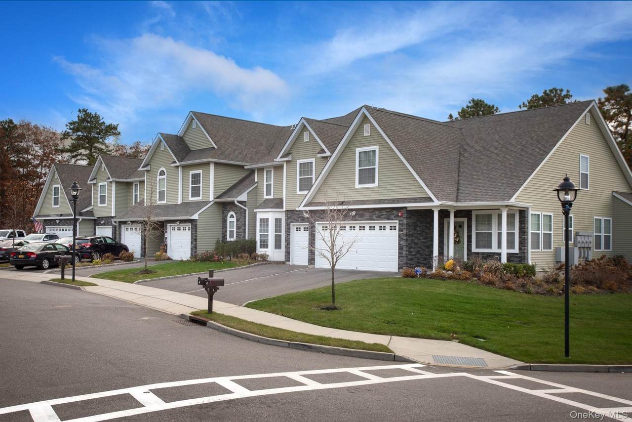 11 Oak Ridge Circle - Photo 1