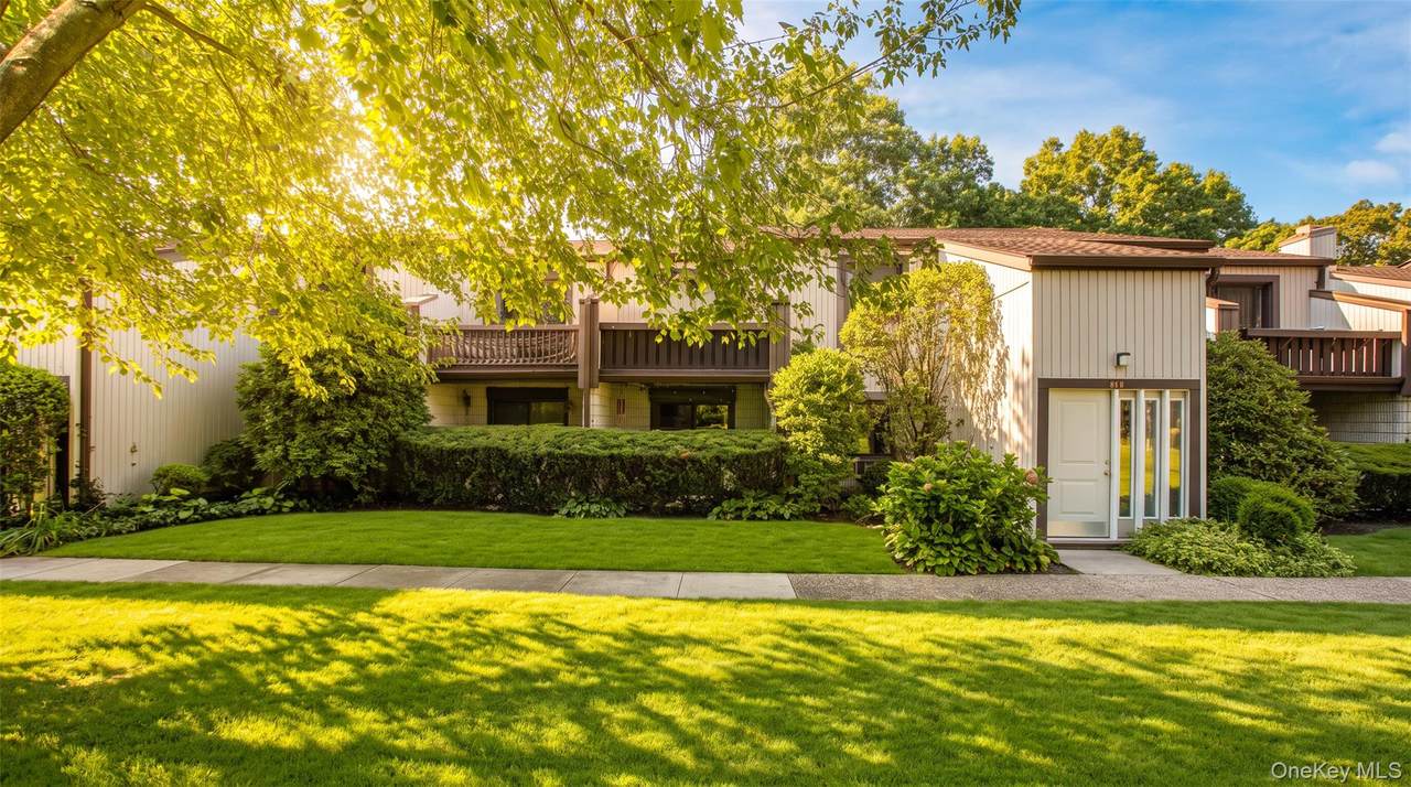81 Richmond Boulevard - Photo 1