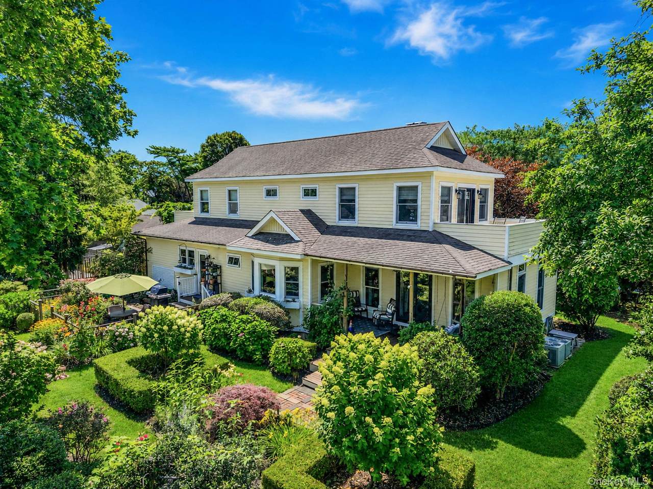 8 Jackson Avenue - Photo 1