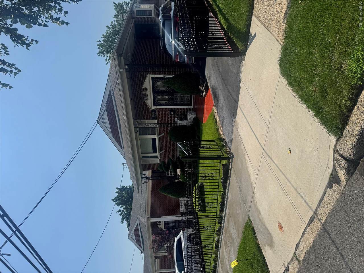 18618 140th Avenue - Photo 1