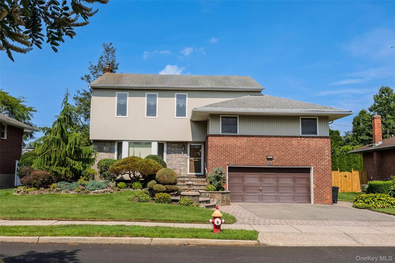 16 Winthrop Road - Photo 1