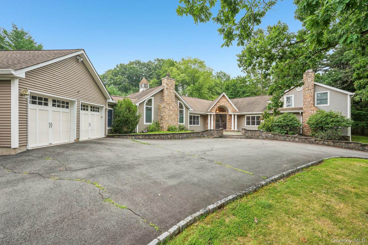 55 Strawtown Road - Photo 1