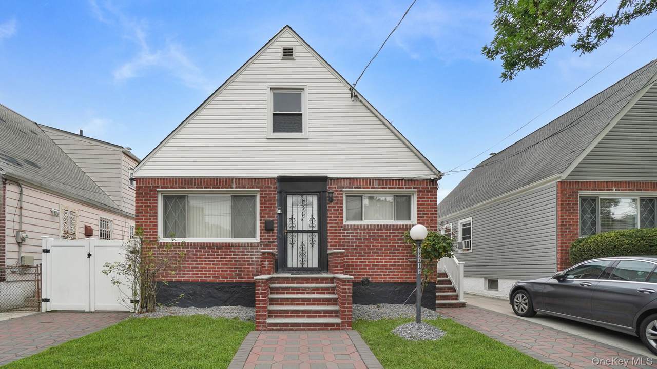 13715 170th Street - Photo 1
