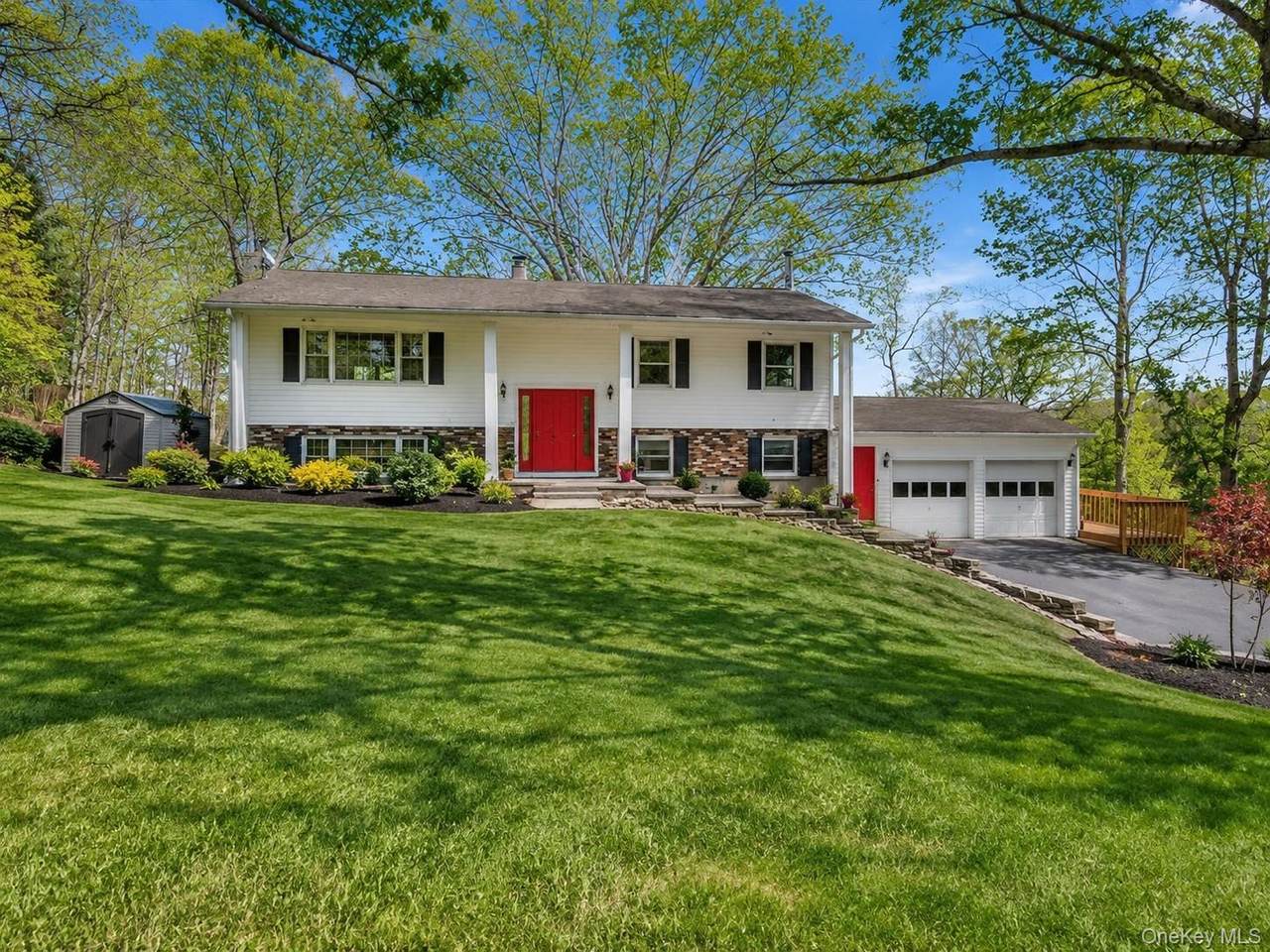 1618 Morningview Drive - Photo 1
