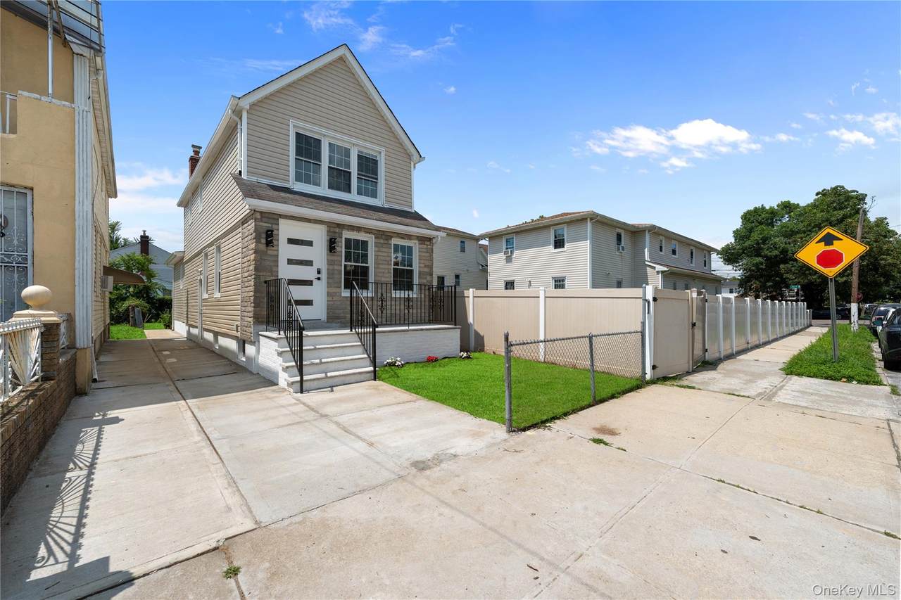 11614 141st Street - Photo 1