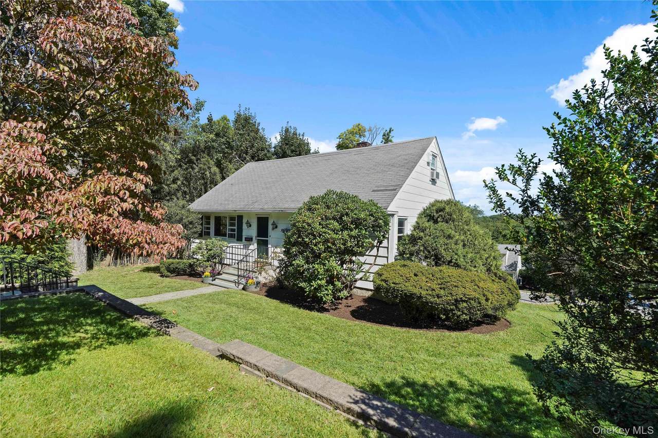 11 Riverview Avenue - Photo 1