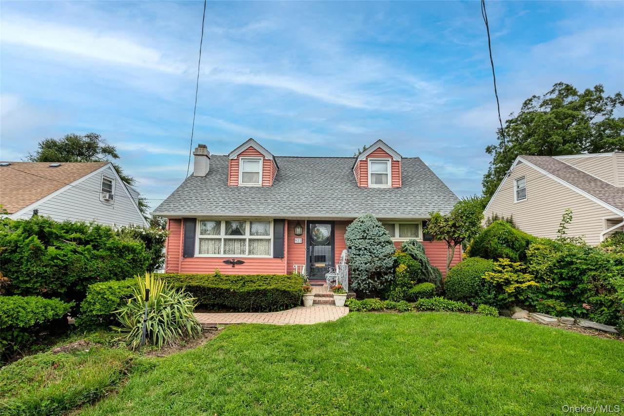 822 Peninsula Boulevard - Photo 1