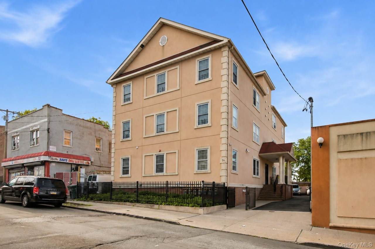 14 Sandford Boulevard - Photo 1