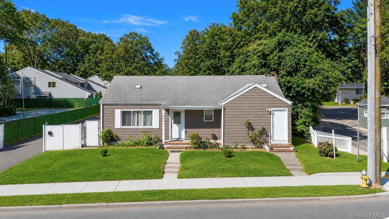666 Rosevale Avenue - Photo 1
