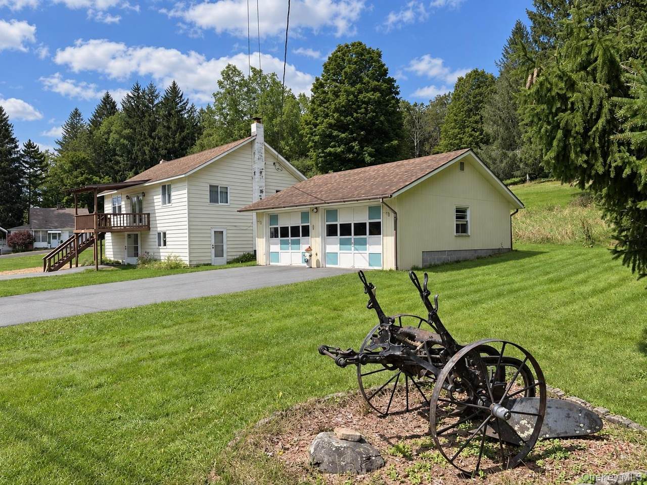 979 Debruce Road - Photo 1