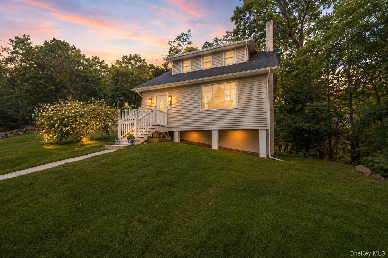 16 Hillside Avenue - Photo 1