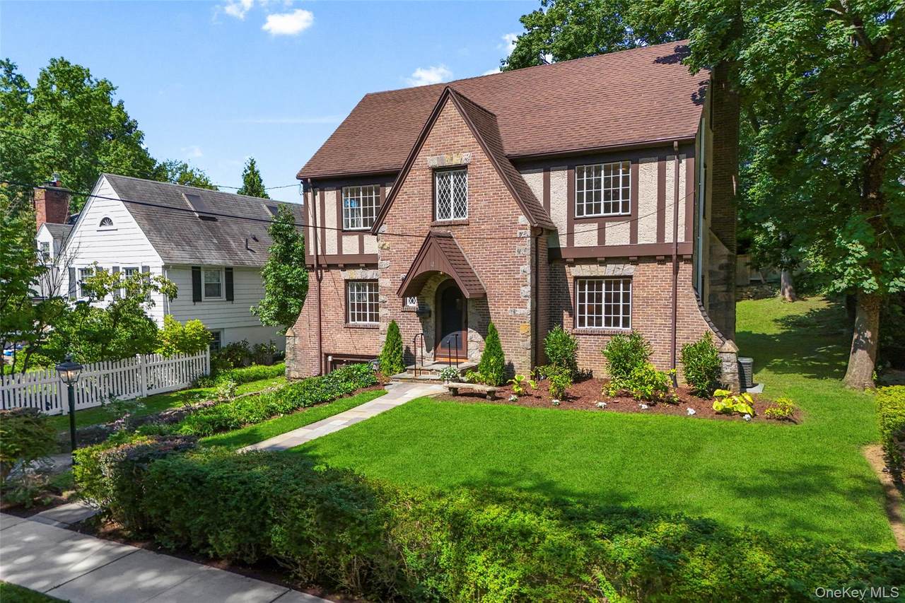12 Dimitri Place - Photo 1