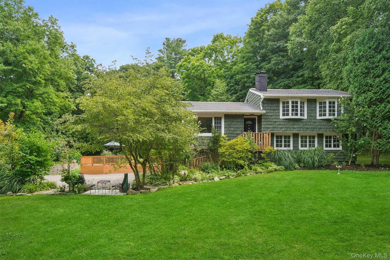 212 Old Albany Post Road - Photo 1