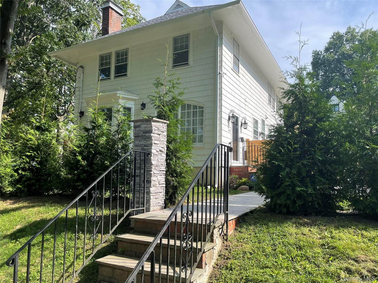 252 Beverly Road - Photo 1