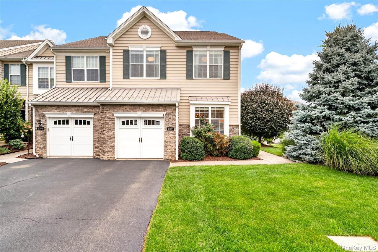 1307 Glastonbury Lane - Photo 1