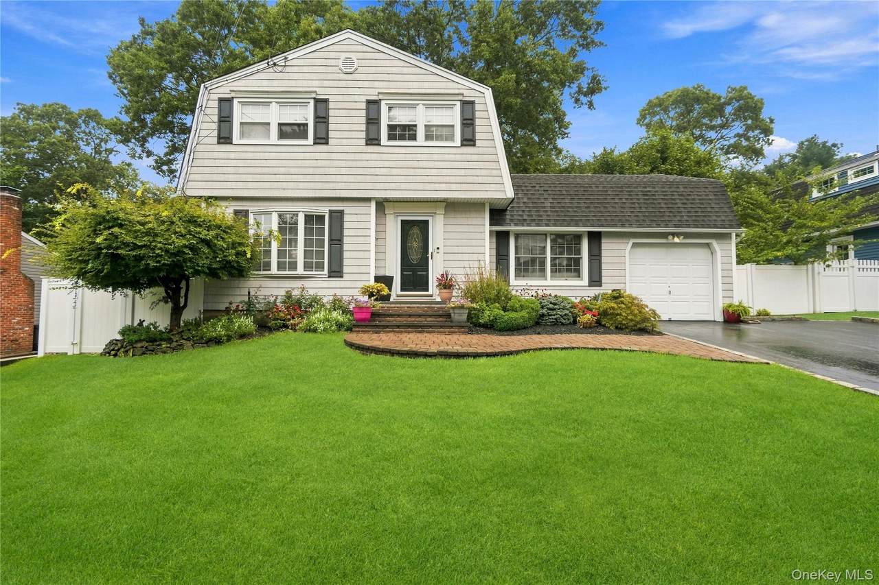 29 Hy Place - Photo 1
