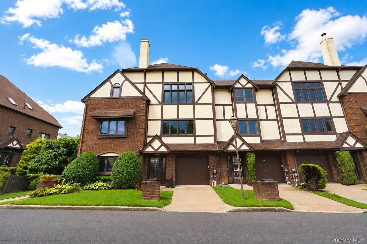 16 Fox Hunt Court - Photo 1