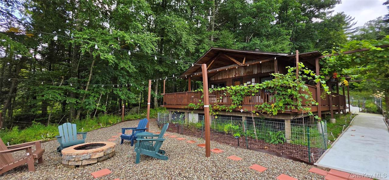 586 Lake Shore Lane - Photo 1