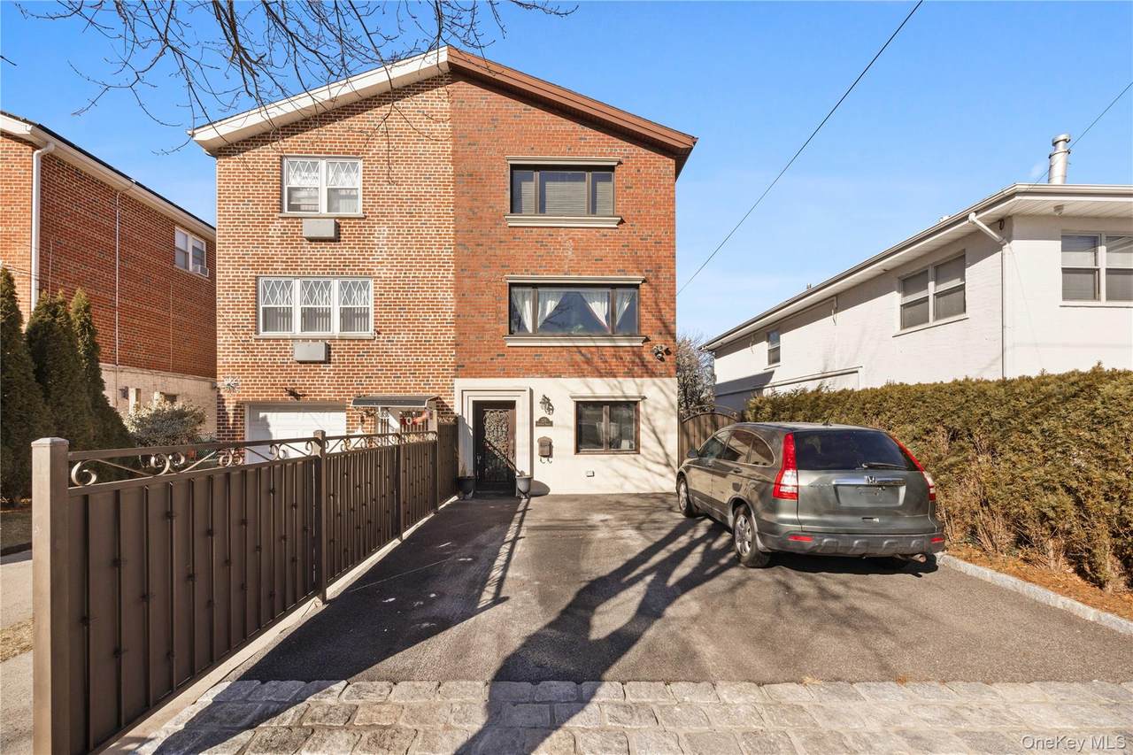 229 Ditmars Street - Photo 1