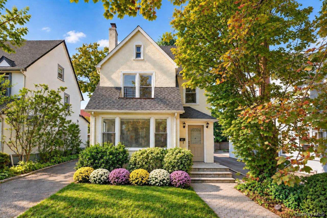 37 Jayson Avenue - Photo 1