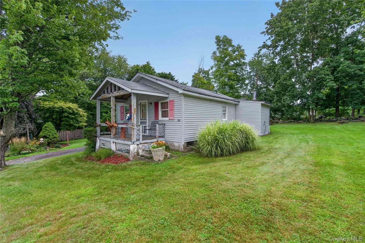 33 Crossman Avenue - Photo 1