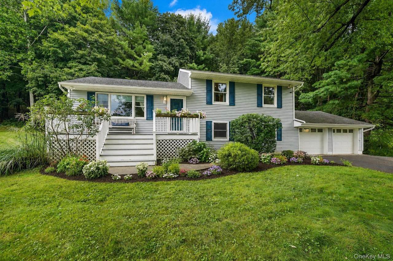 23 Westview Drive - Photo 1