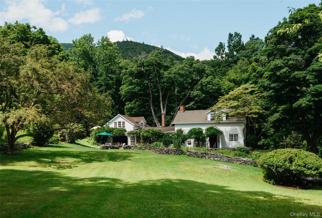 190 Lewis Hollow Road - Photo 1