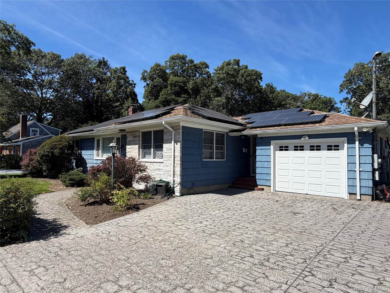 220 Hubbard Avenue - Photo 1