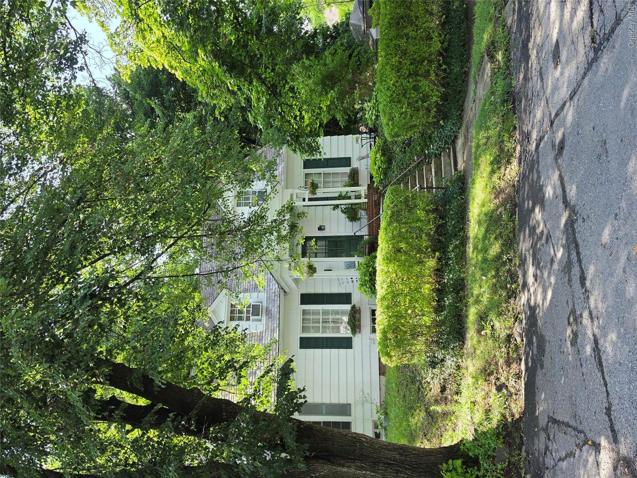 20 Bush Avenue - Photo 1